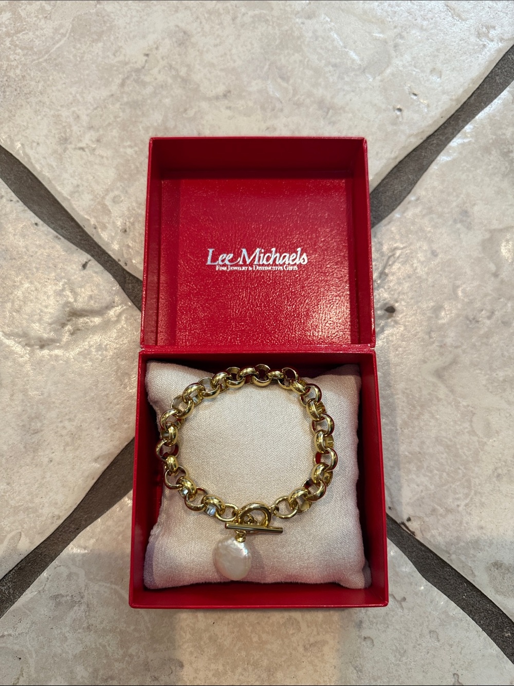 New in box Lee Michaels Gold-Tone Link Bracelet with White Pearl Charm